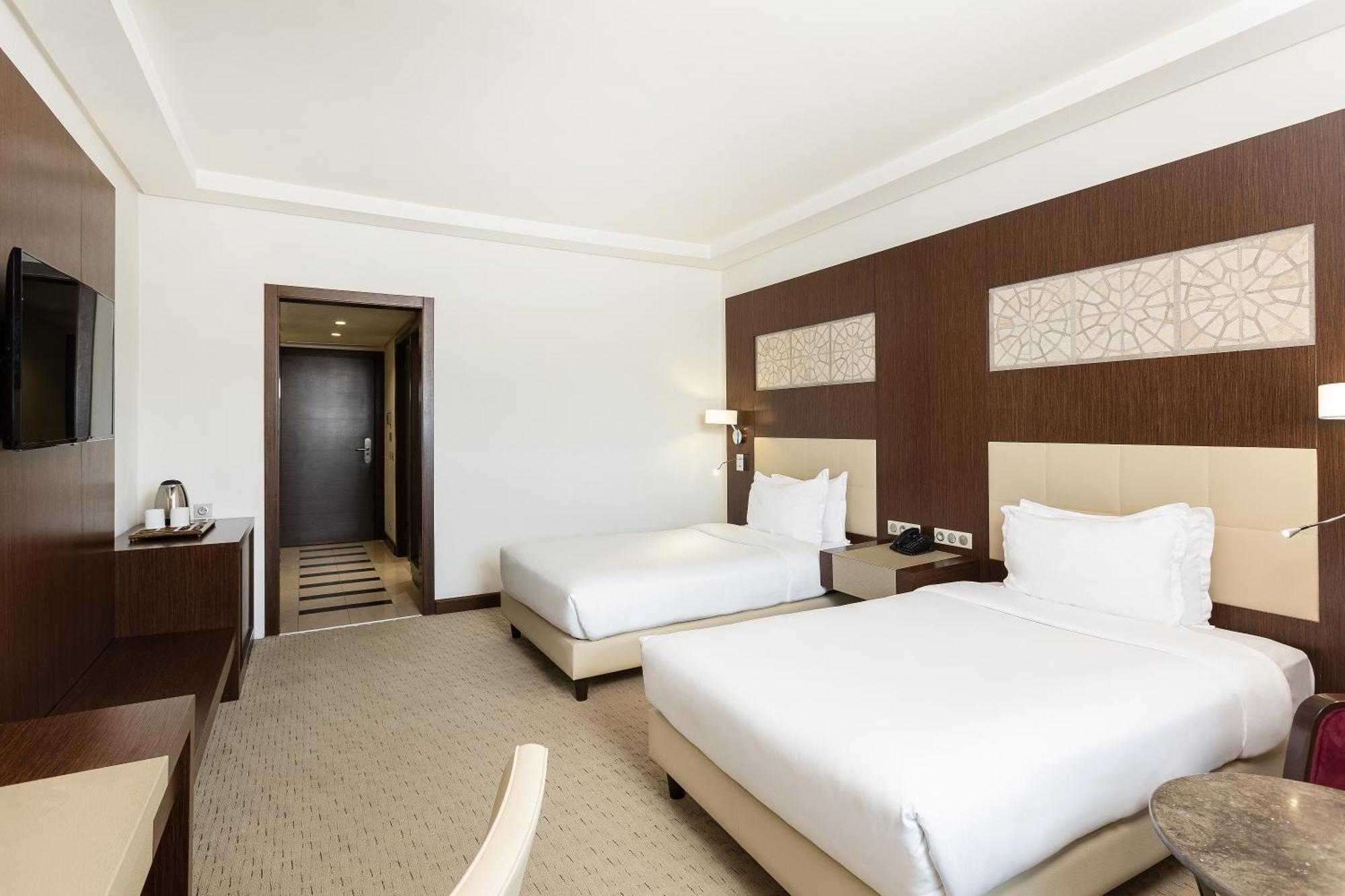 Radisson Blu & Convention Center, Hotel