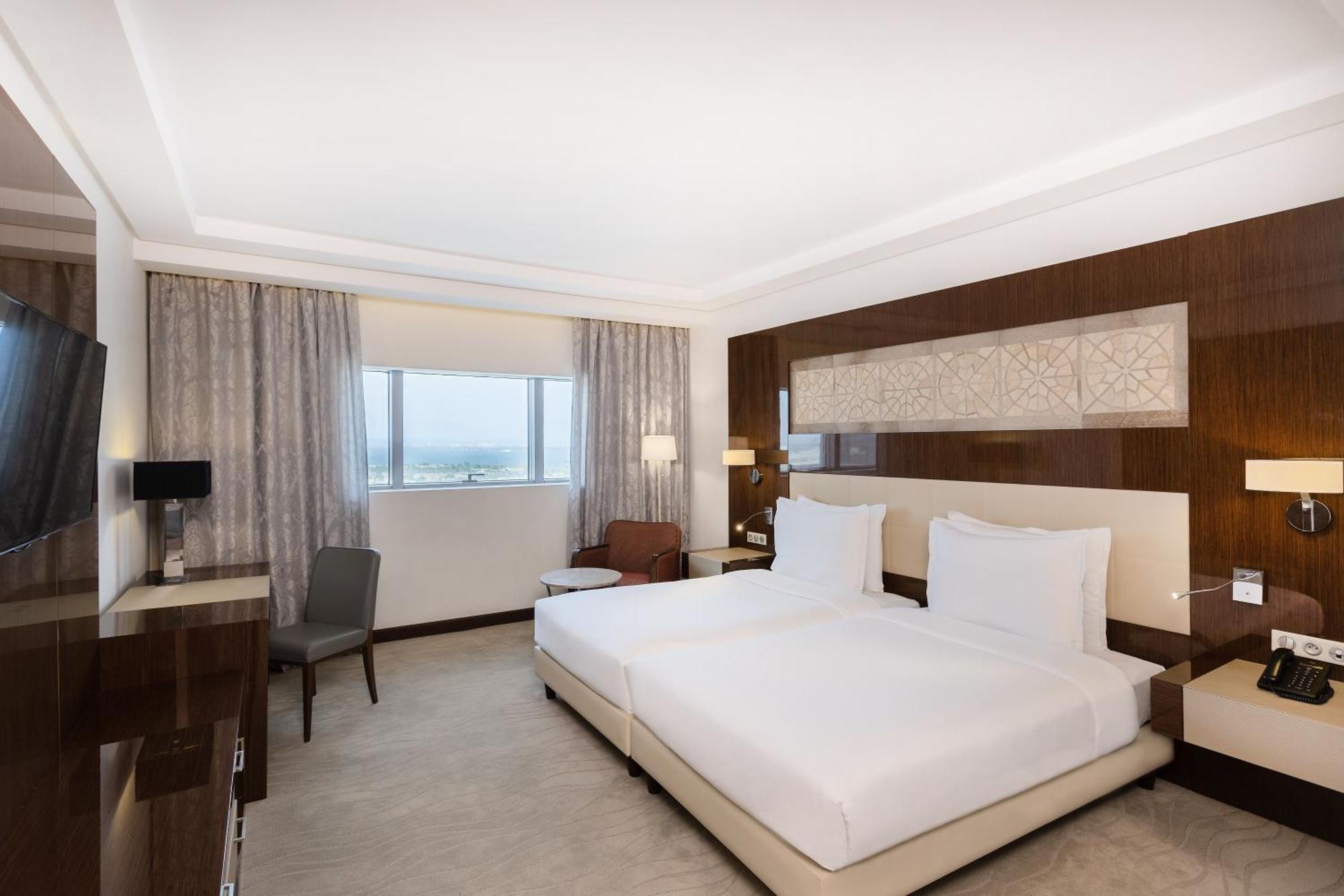 Hotel Radisson Blu & Convention Center, 5*