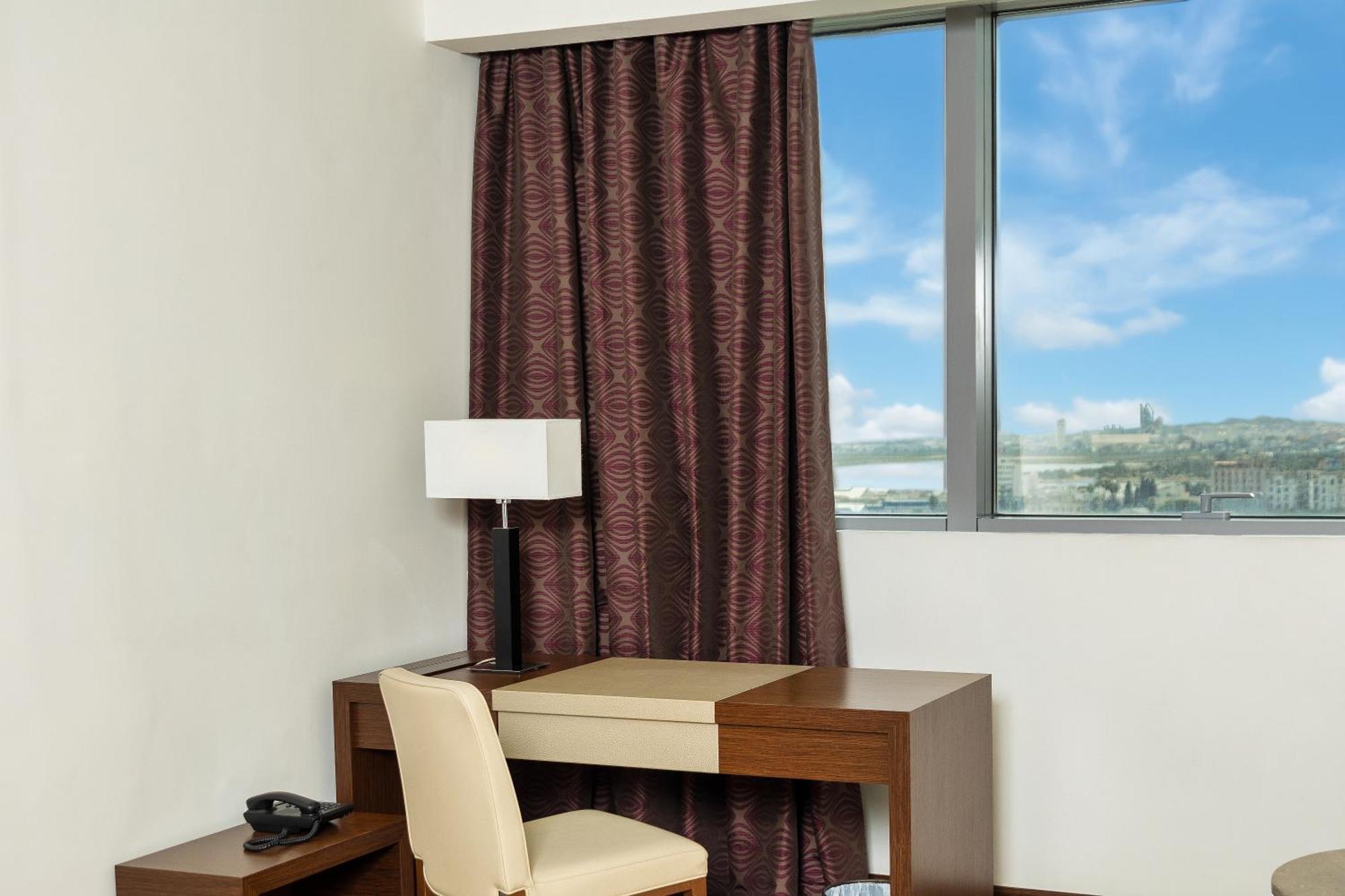 Radisson Blu & Convention Center, 5* Tunis